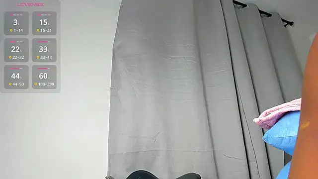 caroline tovar online show from April 2026 04:55:01 AM