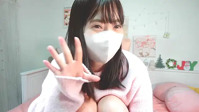 MOMO ROSE online show from December 2024 12:06:01 PM