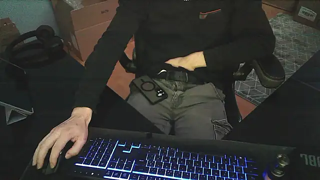 Snapshot of AlexEtSonSexe36 chatting on March 2026 06:35:01 PM AlexEtSonSexe36 online show from March 2026 06:35:01 PM