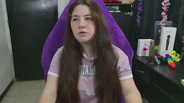 Snapshot of ann_bronw chatting on April 2026 11:52:02 AM ann bronw online show from April 2026 11:52:02 AM