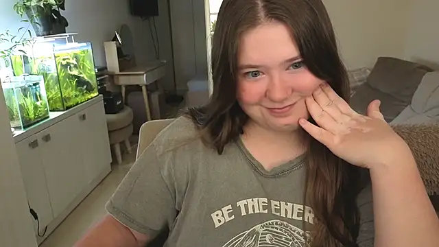 remirann  online show from November 2025 12:39:02 PM