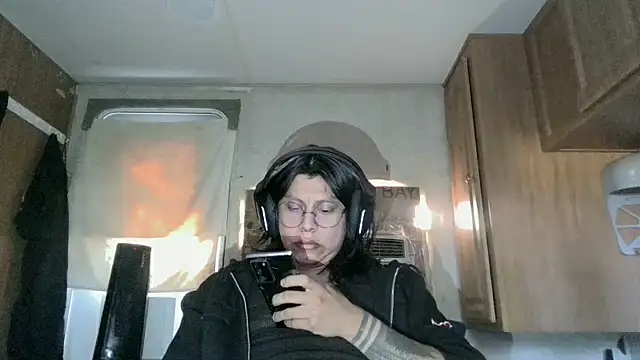 jceodo100 online show from October 2025 04:52:01 PM