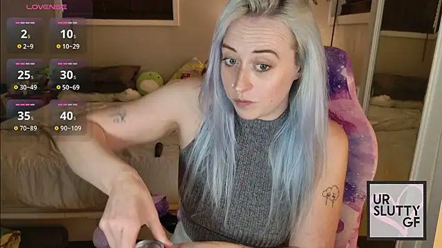 Snapshot of ursluttygf chatting on July 2026 08:15:01 PM ursluttygf online show from July 2026 08:15:01 PM