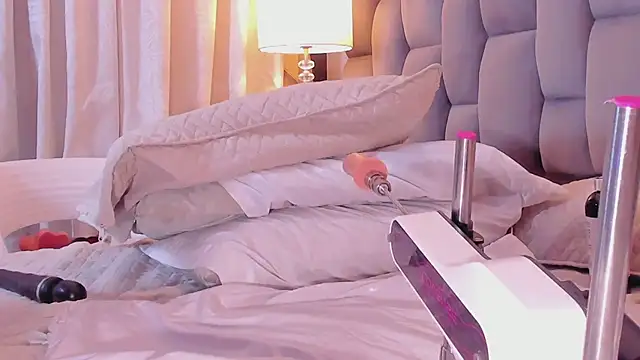 Rianamanson online show from February 2025 10:39:02 AM