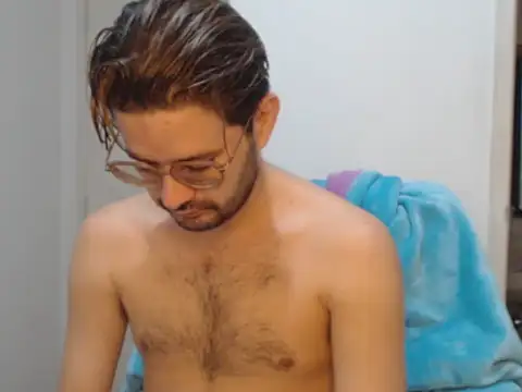 Snapshot of peterannaud chatting on September 2025 01:27:01 PM peterannaud online show from September 2025 01:27:01 PM