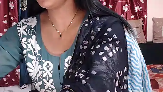 Snapshot of Naiaa-mylove chatting on June 2026 06:34:01 AM Naiaa-mylove online show from June 2026 06:34:01 AM