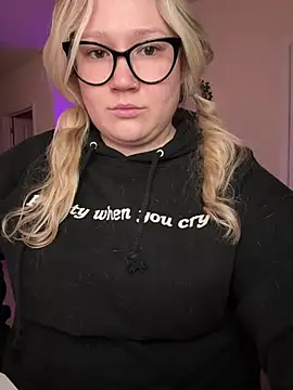 PiggyRose online show from March 2026 01:44:01 AM