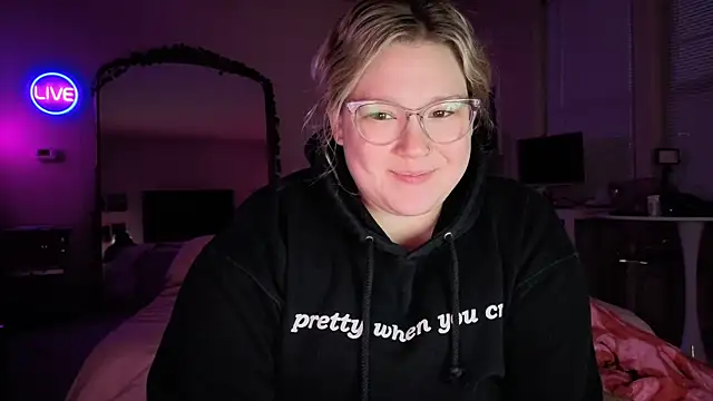 PiggyRose online show from March 2026 11:48:02 PM