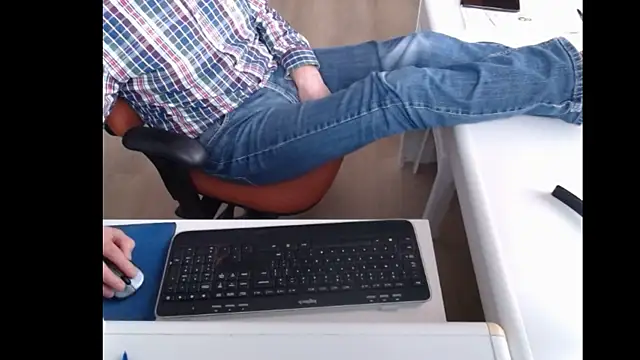 Snapshot of dutchpornking chatting on January 2025 01:21:01 PM dutchpornking online show from January 2025 01:21:01 PM