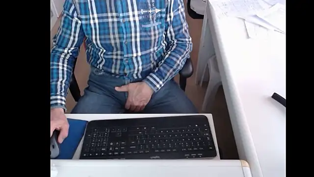 Snapshot of dutchpornking chatting on February 2025 08:11:02 AM dutchpornking online show from February 2025 08:11:02 AM