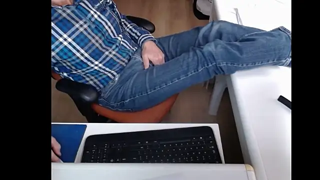 Snapshot of dutchpornking chatting on February 2025 12:52:02 PM dutchpornking online show from February 2025 12:52:02 PM