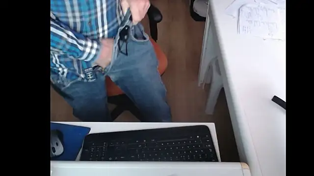 Snapshot of dutchpornking chatting on February 2025 03:56:01 PM dutchpornking online show from February 2025 03:56:01 PM