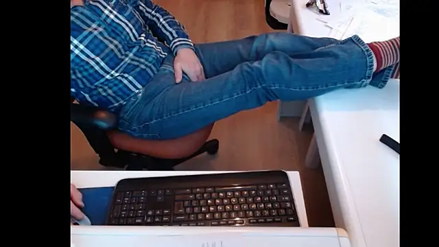 Snapshot of dutchpornking chatting on February 2025 01:22:01 PM dutchpornking online show from February 2025 01:22:01 PM