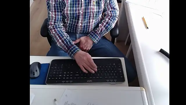 Snapshot of dutchpornking chatting on February 2025 11:43:02 AM dutchpornking online show from February 2025 11:43:02 AM