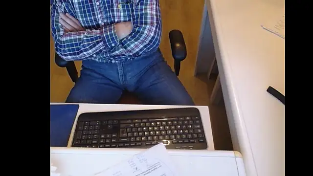 Snapshot of dutchpornking chatting on February 2025 05:33:01 PM dutchpornking online show from February 2025 05:33:01 PM