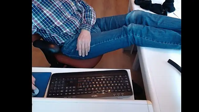 Snapshot of dutchpornking chatting on February 2025 01:38:02 PM dutchpornking online show from February 2025 01:38:02 PM