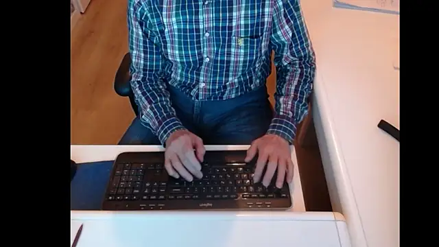 Snapshot of dutchpornking chatting on February 2025 04:56:02 PM dutchpornking online show from February 2025 04:56:02 PM