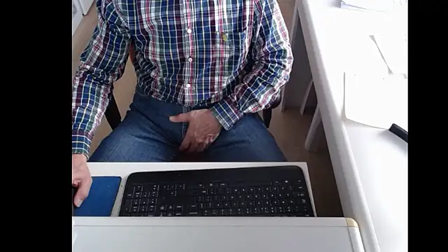 Snapshot of dutchpornking chatting on February 2025 08:32:02 AM dutchpornking online show from February 2025 08:32:02 AM