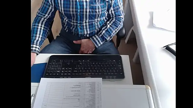 Snapshot of dutchpornking chatting on February 2025 09:33:01 AM dutchpornking online show from February 2025 09:33:01 AM