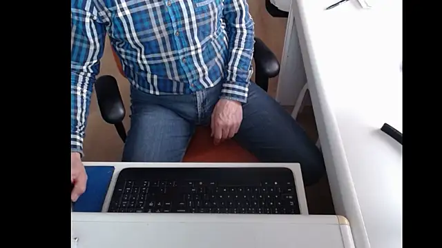 Snapshot of dutchpornking chatting on February 2025 07:52:02 AM dutchpornking online show from February 2025 07:52:02 AM