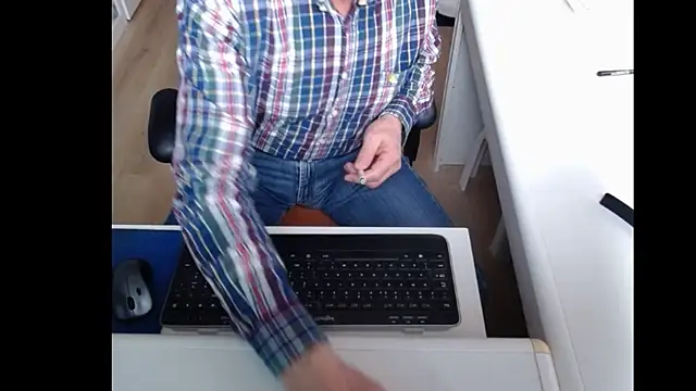 Snapshot of dutchpornking chatting on February 2025 02:33:01 PM dutchpornking online show from February 2025 02:33:01 PM