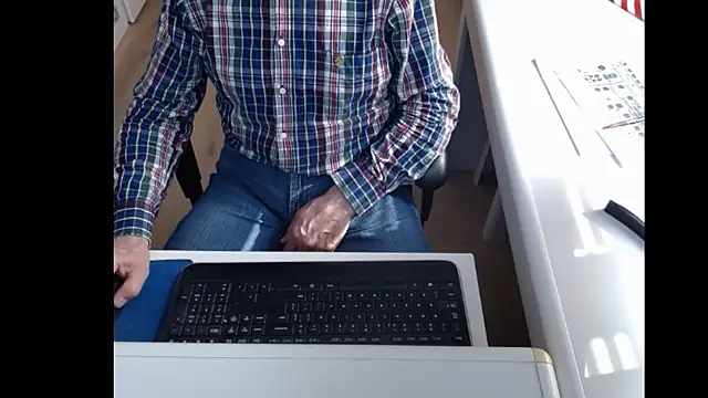 Snapshot of dutchpornking chatting on March 2025 12:32:02 PM dutchpornking online show from March 2025 12:32:02 PM