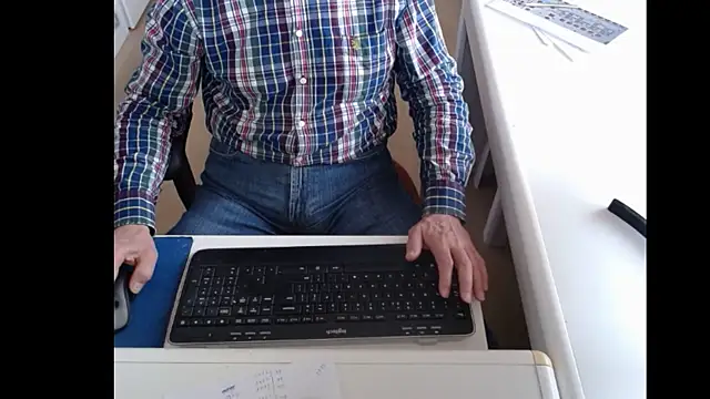 Snapshot of dutchpornking chatting on March 2025 08:30:01 AM dutchpornking online show from March 2025 08:30:01 AM