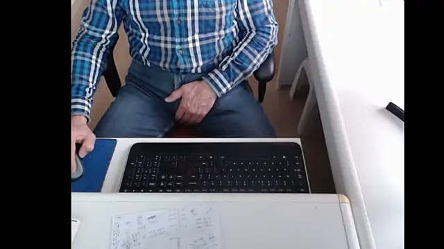 Snapshot of dutchpornking chatting on March 2025 07:48:01 AM dutchpornking online show from March 2025 07:48:01 AM