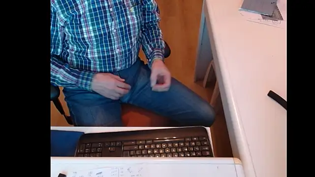 Snapshot of dutchpornking chatting on March 2025 05:35:02 PM dutchpornking online show from March 2025 05:35:02 PM