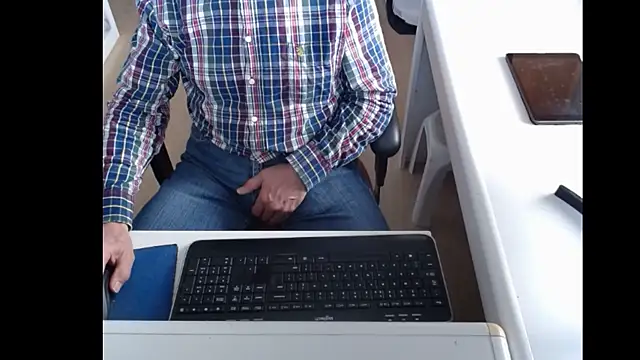 Snapshot of dutchpornking chatting on March 2025 11:53:01 AM dutchpornking online show from March 2025 11:53:01 AM