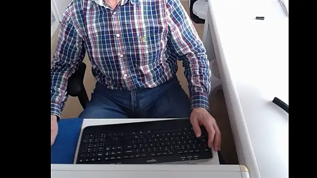 Snapshot of dutchpornking chatting on March 2025 02:23:01 PM dutchpornking online show from March 2025 02:23:01 PM