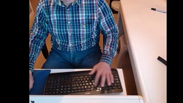 Snapshot of dutchpornking chatting on March 2025 05:28:02 PM dutchpornking online show from March 2025 05:28:02 PM