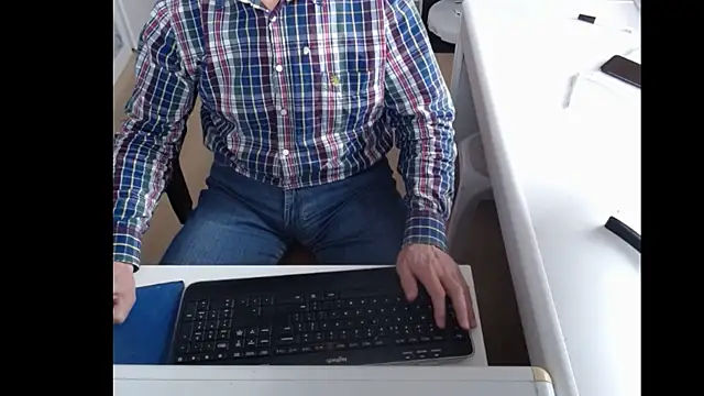 Snapshot of dutchpornking chatting on March 2025 11:34:02 AM dutchpornking online show from March 2025 11:34:02 AM