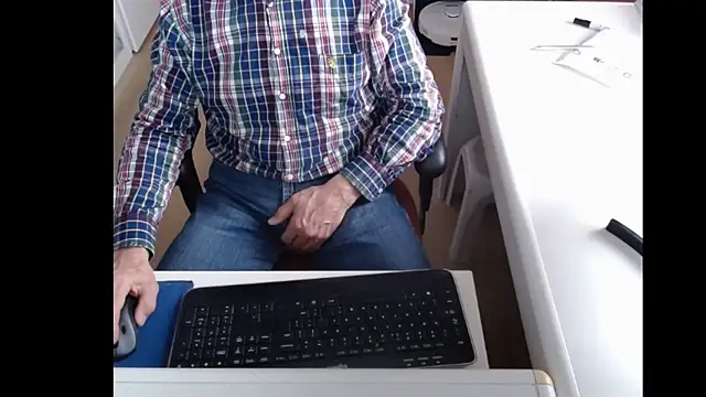 Snapshot of dutchpornking chatting on March 2025 07:20:02 AM dutchpornking online show from March 2025 07:20:02 AM