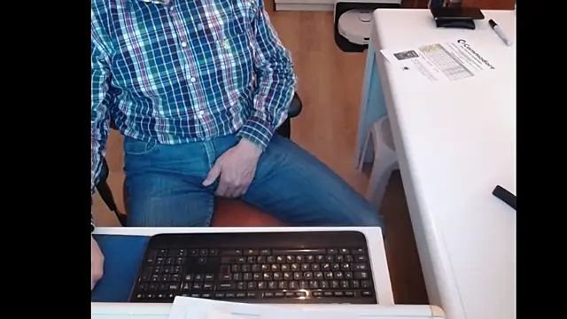 Snapshot of dutchpornking chatting on March 2025 04:54:01 PM dutchpornking online show from March 2025 04:54:01 PM