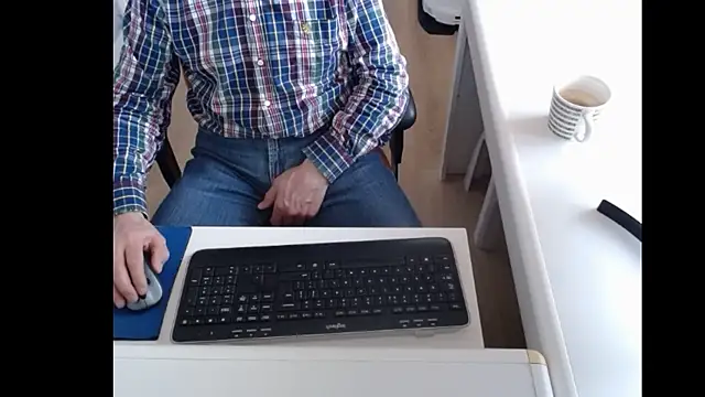 Snapshot of dutchpornking chatting on March 2025 08:10:02 AM dutchpornking online show from March 2025 08:10:02 AM