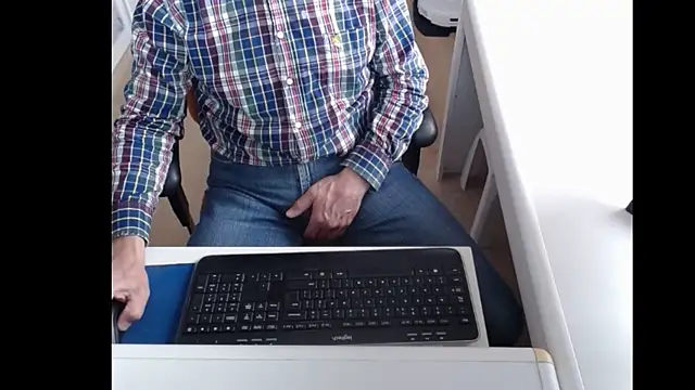 Snapshot of dutchpornking chatting on March 2025 07:46:02 AM dutchpornking online show from March 2025 07:46:02 AM