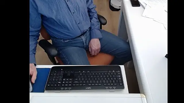 Snapshot of dutchpornking chatting on March 2025 03:21:01 PM dutchpornking online show from March 2025 03:21:01 PM