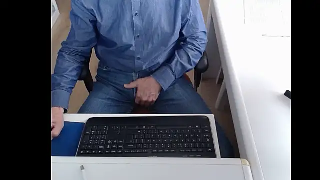 Snapshot of dutchpornking chatting on March 2025 08:40:01 AM dutchpornking online show from March 2025 08:40:01 AM