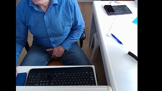 Snapshot of dutchpornking chatting on October 2025 09:44:01 AM dutchpornking online show from October 2025 09:44:01 AM