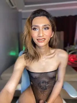 SpiffyFuchsia69 online show from October 2025 05:13:01 PM