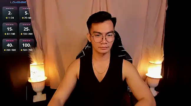 Snapshot of 000batman000 chatting on February 2025 07:04:02 AM 000batman000 online show from February 2025 07:04:02 AM