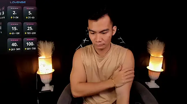 Snapshot of 000batman000 chatting on February 2025 01:37:01 AM 000batman000 online show from February 2025 01:37:01 AM