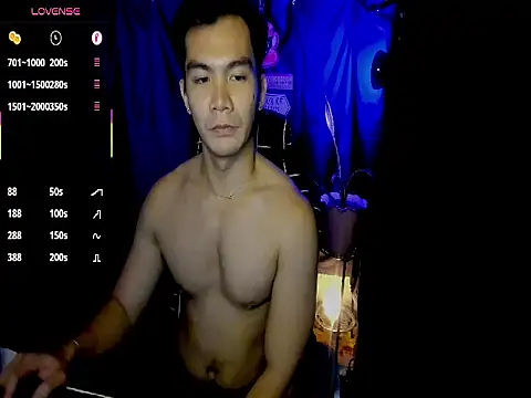 Snapshot of 000batman000 chatting on February 2026 02:24:01 PM 000batman000 online show from February 2026 02:24:01 PM