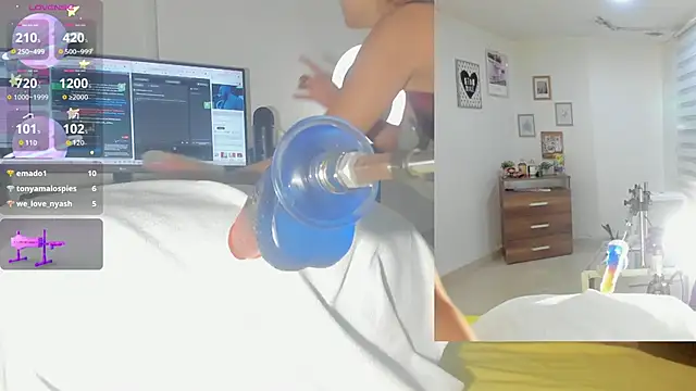 sofi velez online show from November 2025 05:34:01 PM