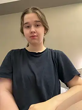 HornyGirlH online show from March 2026 03:11:01 AM