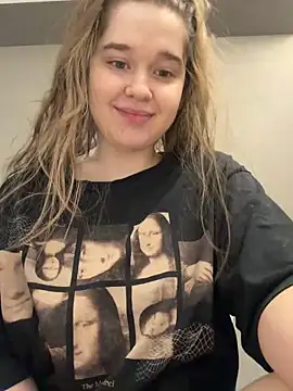 Snapshot of HornyGirlH chatting on April 2026 04:38:01 AM HornyGirlH online show from April 2026 04:38:01 AM