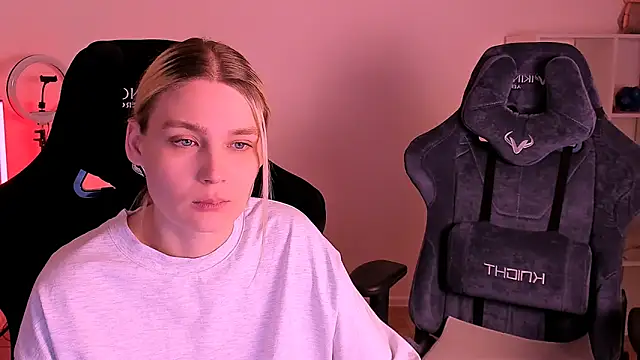 hotblonds online show from December 2024 04:22:01 AM