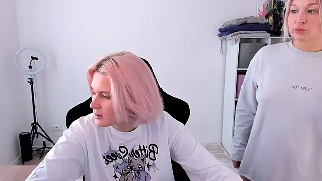 hotblonds online show from October 2025 10:16:02 AM