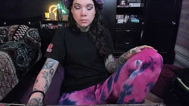 Lilmarieee online show from February 2025 10:26:02 PM